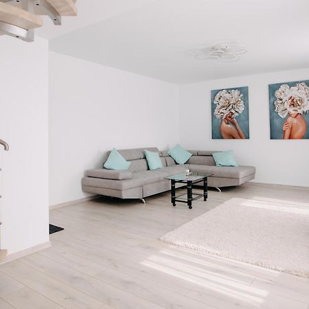 Stepo Sunset Apartment Bukares Bagian luar foto