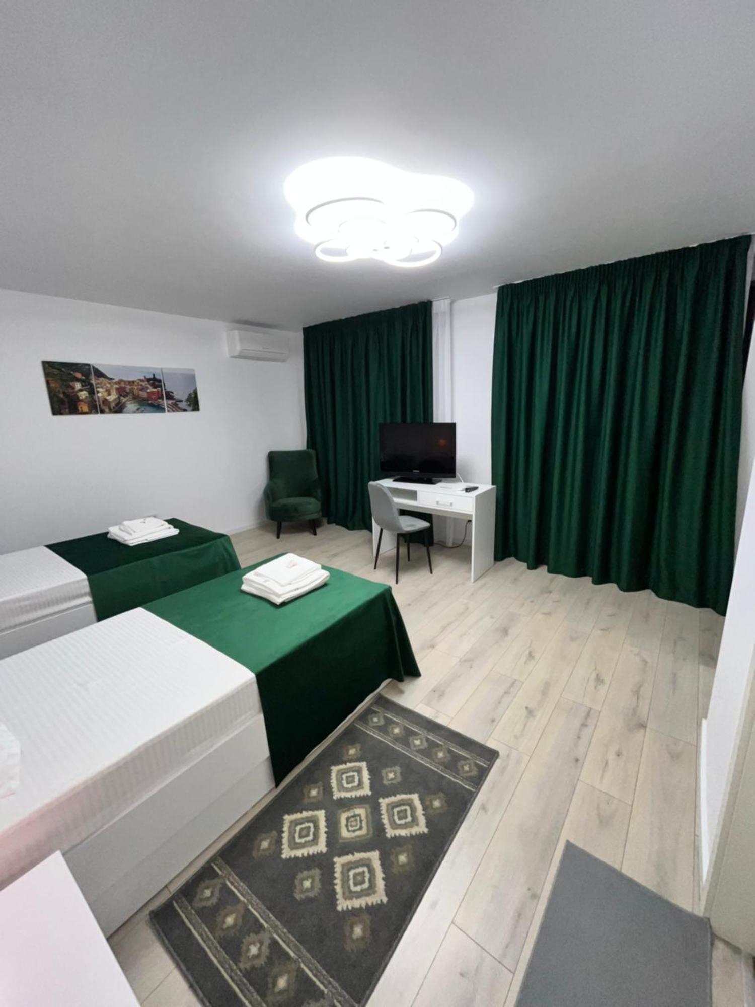 Stepo Sunset Apartment Bukares Bagian luar foto