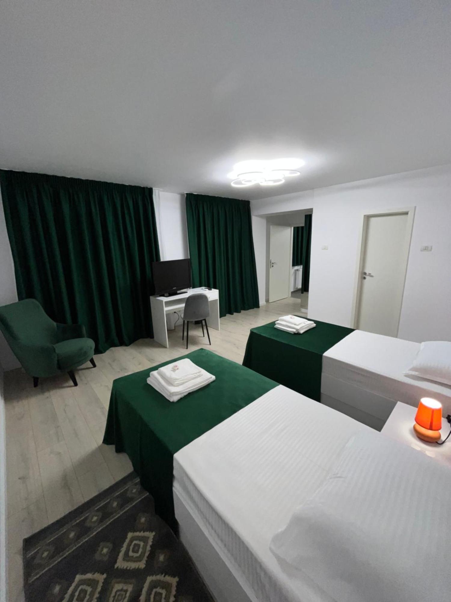 Stepo Sunset Apartment Bukares Bagian luar foto