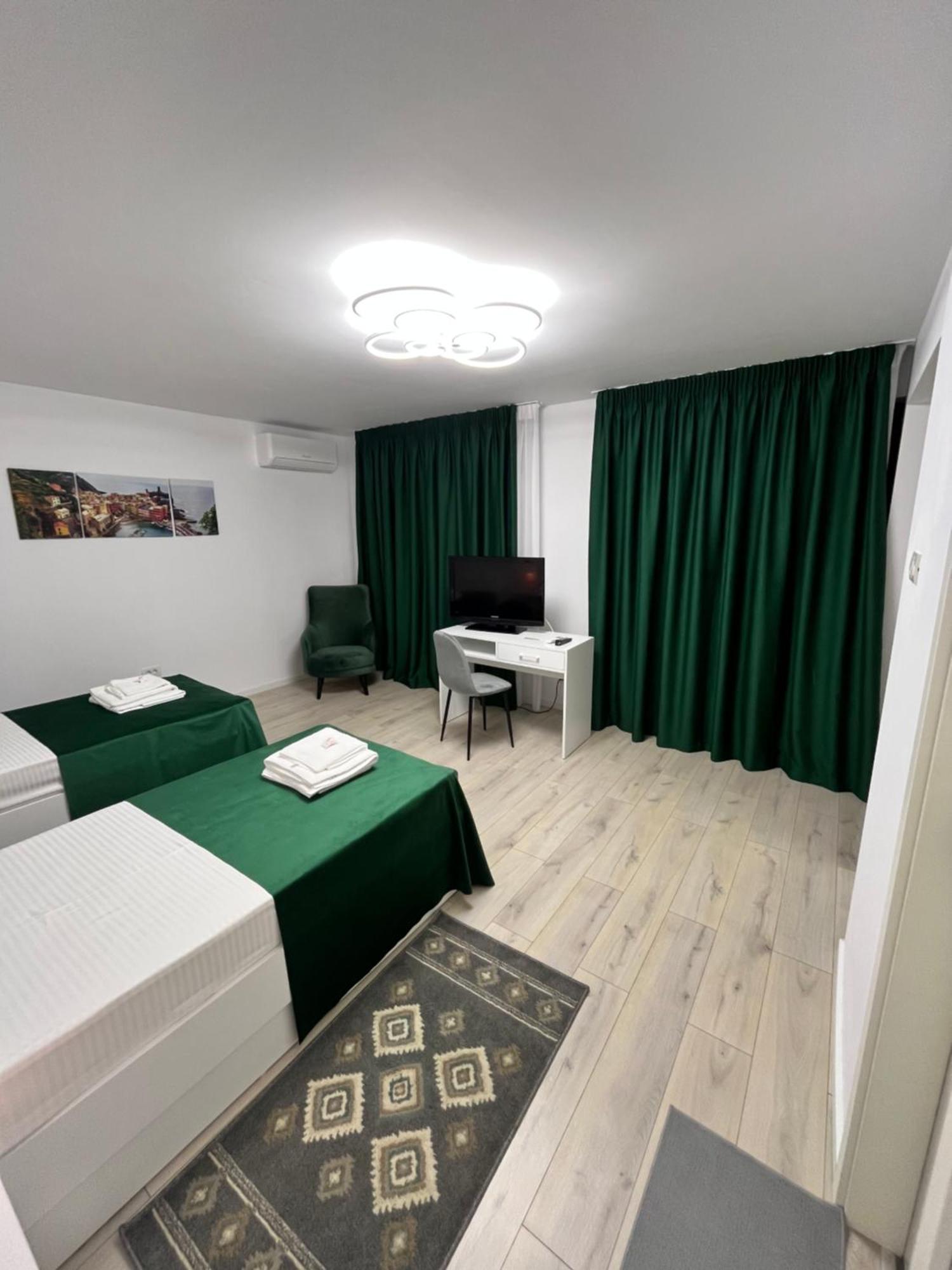 Stepo Sunset Apartment Bukares Bagian luar foto