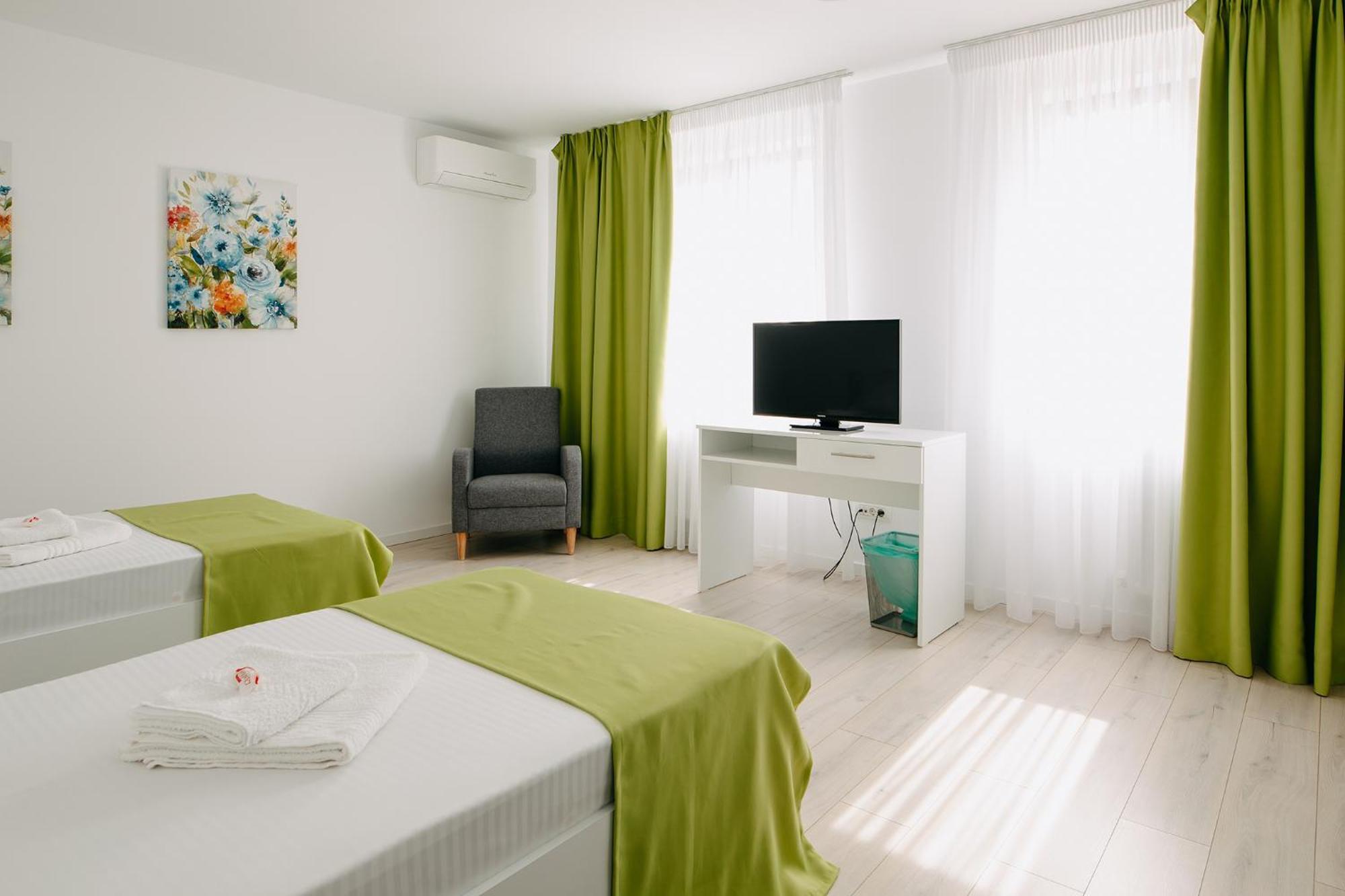 Stepo Sunset Apartment Bukares Bagian luar foto